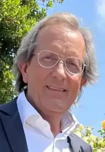 ROBERTO MAESTRONI