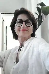 ADRIANA LEONI